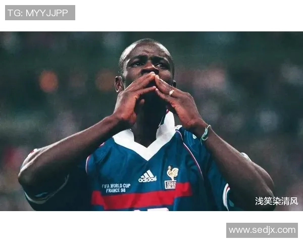 足球曼巴的传奇之路：从绿茵场到人生巅峰的奋斗故事